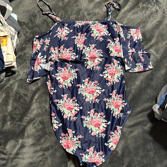Maternity one piece swimsuit - Picture 1 of 3
